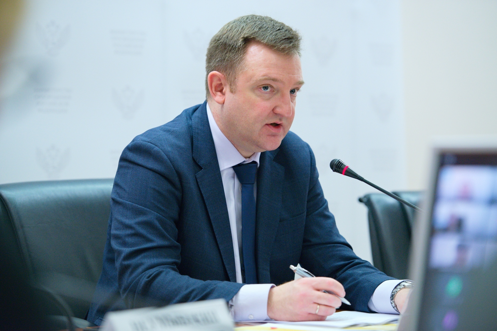 На Всероссийском родительском собрании обсудили вопросы безопасности детей.