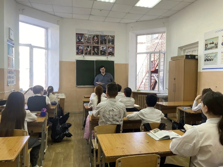«Кто такие герои?».